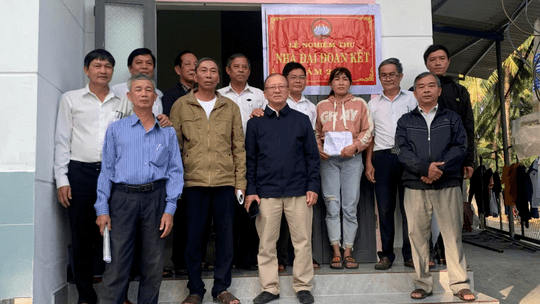 <a href="/tin-tuc/dat-nuoc-con-nguoi" title="Đất nước - Con người" rel="dofollow">Tin từ các huyện, thị xã, thành phố</a>